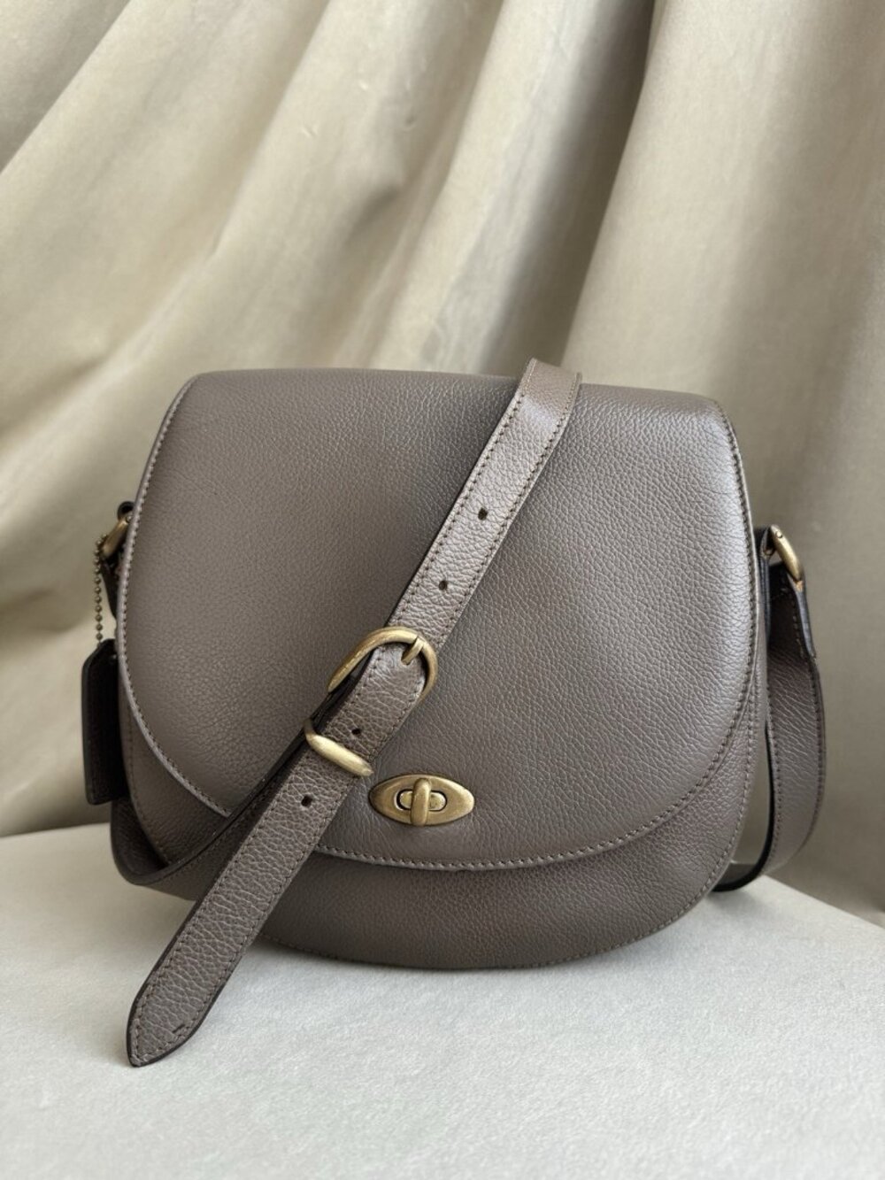 COACH Madison Collection Shoulder Bag Turnlock Taupe Leather Crossbody